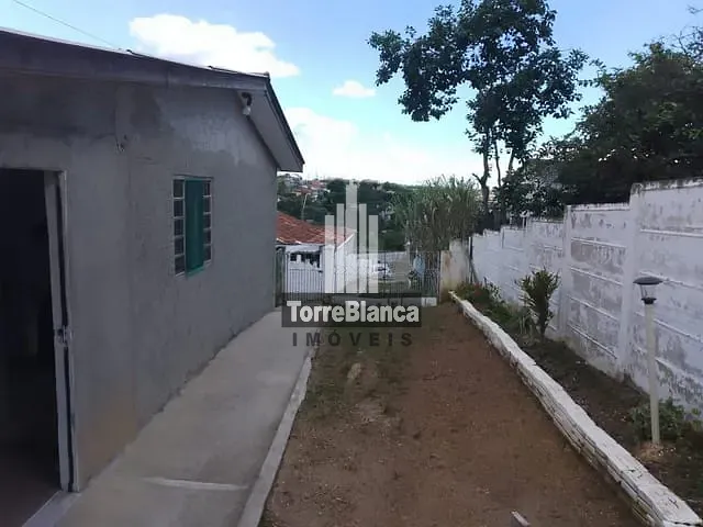 Casa com 560m² 3 quartos e 2 banheiros, à venda, no bairro Uvaranas em Ponta Grossa