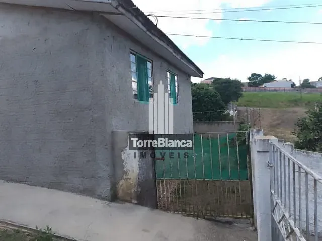 Casa com 560m² 3 quartos e 2 banheiros, à venda, no bairro Uvaranas em Ponta Grossa