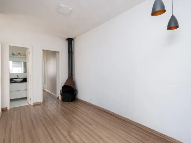 Casa 3 quartos e 1 banheiro, para alugar, no bairro Areal em Pelotas