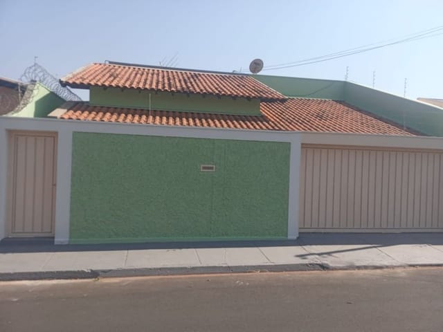 Foto do Casa - Casa com 3 dormitórios para alugar, 191 m² por R$ 2.200,00/mês - Grande Horizonte - Uberaba/MG | ZUCATO IMOBILIARIA LTDA