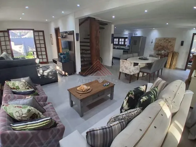 Casa com 400m² 4 quartos e 2 banheiros, à venda ou para alugar, no bairro Toque toque pequeno em São Sebastião