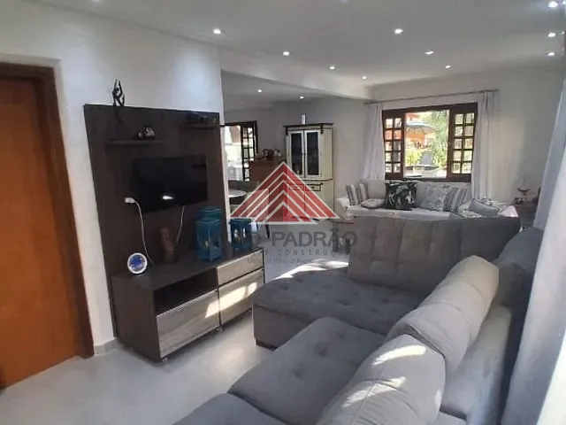 Casa com 400m² 4 quartos e 2 banheiros, à venda ou para alugar, no bairro Toque toque pequeno em São Sebastião