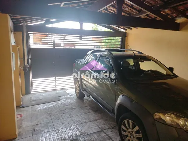 Casa com 150m² 2 quartos e 1 banheiro, à venda, no bairro Jardim Imperial em São José dos Campos