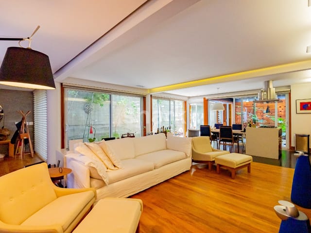Casa com 245m² 3 quartos e 5 banheiros, à venda, no bairro Vila Nova Conceição em São Paulo