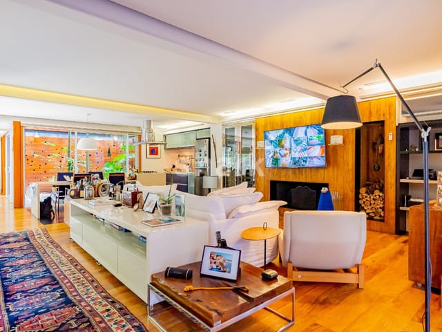 Casa com 245m² 3 quartos e 5 banheiros, à venda, no bairro Vila Nova Conceição em São Paulo