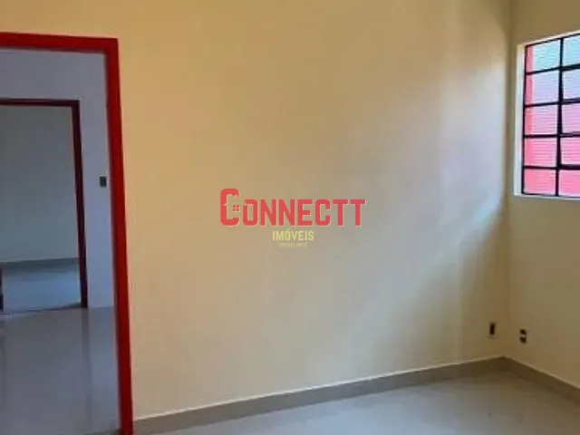 Casa com 308m² 2 quartos e 2 banheiros, à venda, no bairro Vila Tiberio em Ribeirão Preto