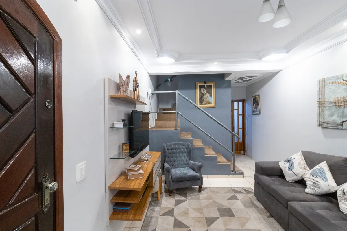 Sobrado para venda em Vila Marina com 2 quartos, sendo 2 suítes, 180m²