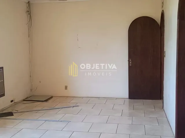 Casa com 687m², para alugar, no bairro Floresta em Porto Alegre