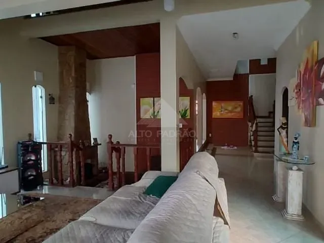 Casa com 250m² 3 quartos e 4 banheiros, à venda, no bairro Jardim Pedroso em Mauá