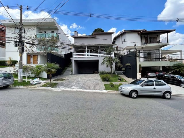 Casa com 360m² 5 quartos e 3 banheiros, à venda, no bairro Aguassai em Cotia