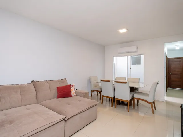 Casa com 175m² 2 quartos e 1 banheiro, à venda, no bairro Areal em Pelotas