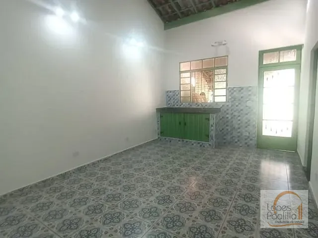 Casa com 170m² 4 quartos e 4 banheiros, para alugar, no bairro Centro em Atibaia