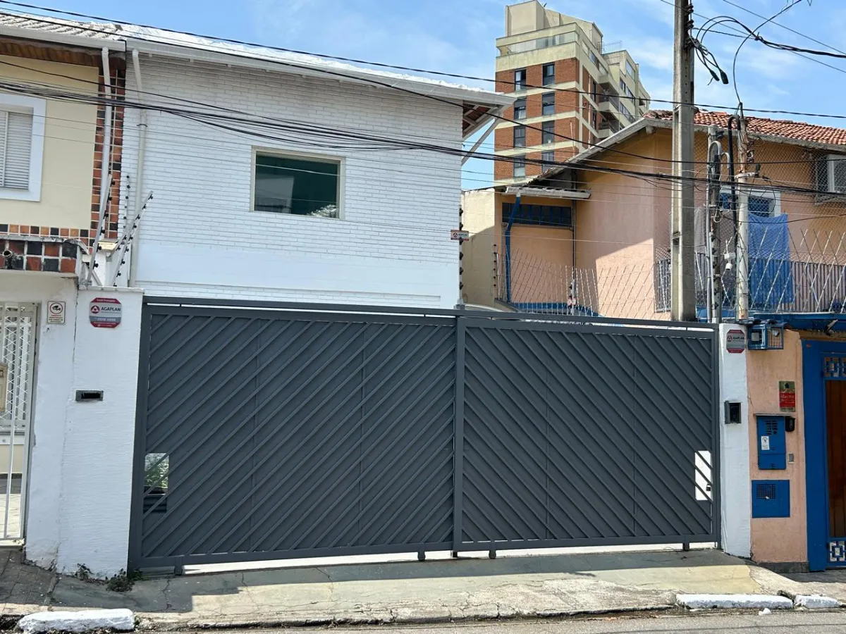 Casa para venda em Vila Mariana com 3 quartos, 200m²