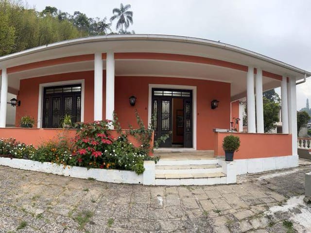 Casa 4 quartos e 2 banheiros, à venda, no bairro Saldanha Marinho em Petrópolis