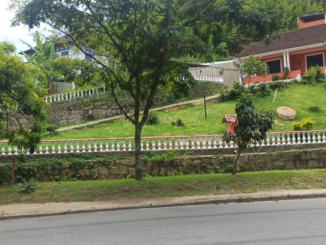 Casa 4 quartos e 2 banheiros, à venda, no bairro Saldanha Marinho em Petrópolis