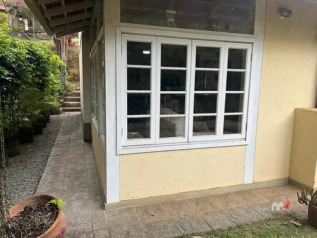 Casa com 458m² 3 quartos e 3 banheiros, à venda, no bairro Retiro em Petrópolis