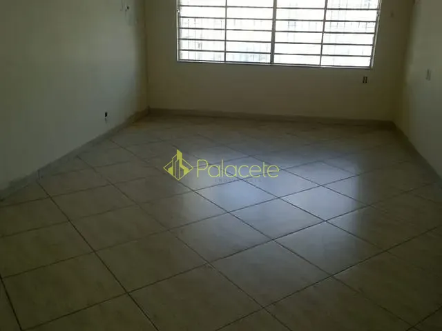 Casa com 246m² 3 quartos e 2 banheiros, à venda, no bairro Abaete em Taubaté