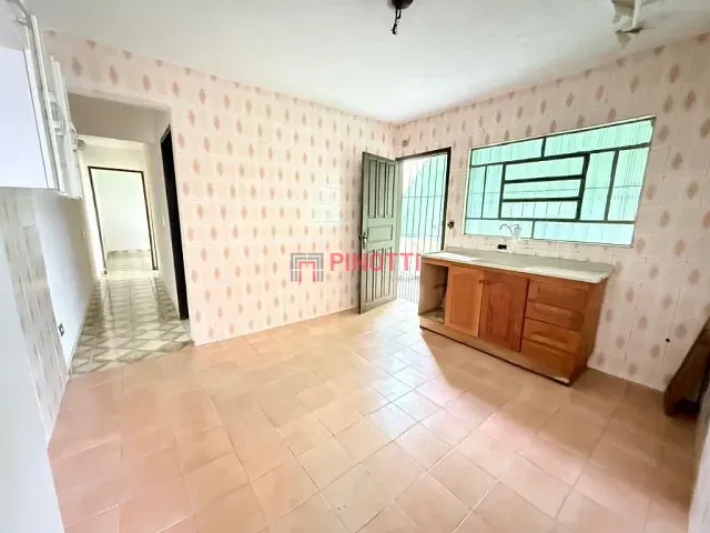 Casa 3 quartos e 1 banheiro, à venda, no bairro Alves Dias em São Bernardo do Campo