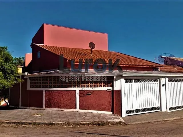 Casa com 245m² 8 quartos e 5 banheiros, à venda, no bairro Jardim do Lago em Valinhos