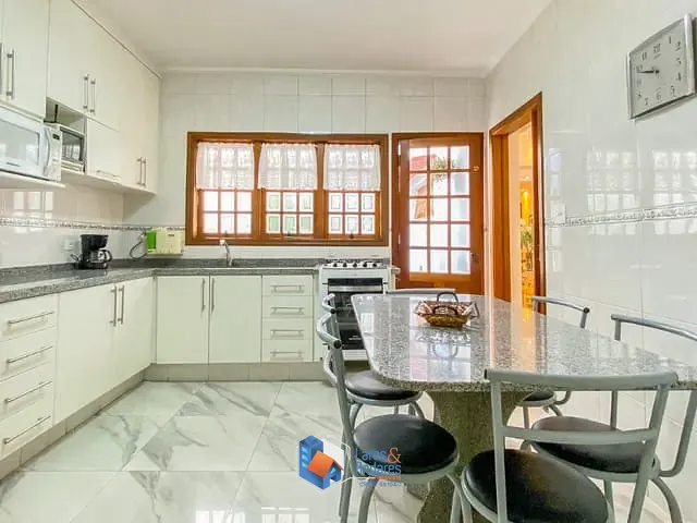 Casa com 275m² 5 quartos e 4 banheiros, à venda, no bairro Cambuci em São Paulo