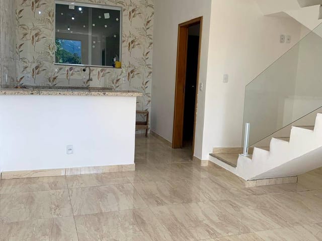 Casa 2 quartos e 2 banheiros, à venda, no bairro Mosela em Petrópolis