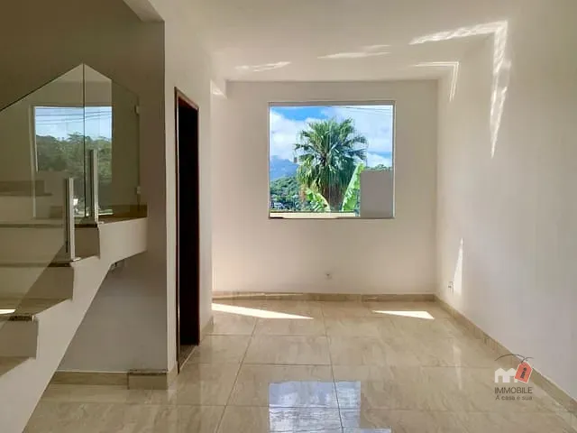 Casa 2 quartos e 2 banheiros, à venda, no bairro Mosela em Petrópolis