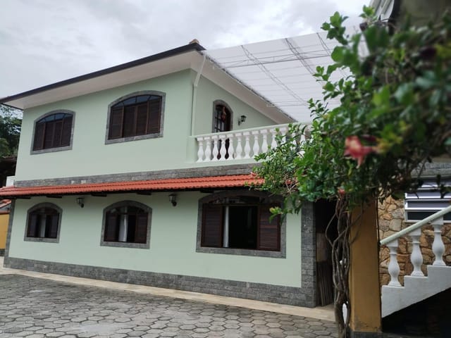 Casa com 200m², à venda, no bairro Bingen em Petrópolis