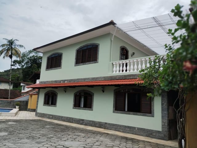 Casa com 200m², à venda, no bairro Bingen em Petrópolis