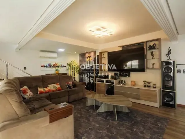 Casa 4 quartos e 2 banheiros, à venda, no bairro Chácara das Pedras em Porto Alegre