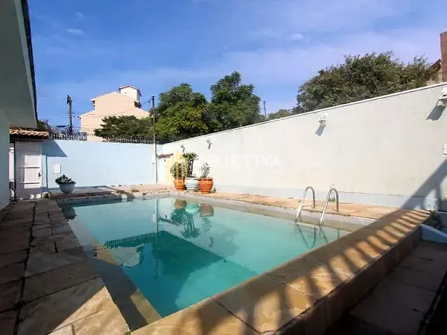 Casa 4 quartos e 2 banheiros, à venda, no bairro Chácara das Pedras em Porto Alegre