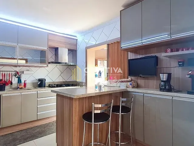Casa 4 quartos e 2 banheiros, à venda, no bairro Chácara das Pedras em Porto Alegre