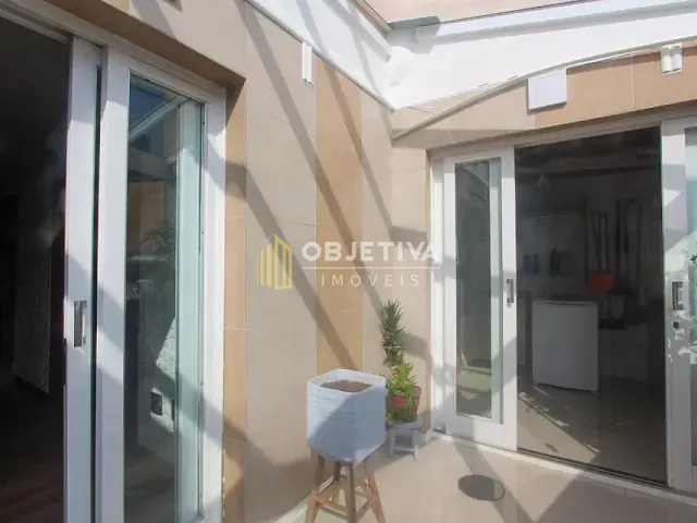 Casa 4 quartos e 2 banheiros, à venda, no bairro Chácara das Pedras em Porto Alegre