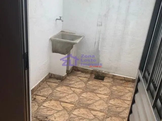 Casa com 45m² 1 quarto e 1 banheiro, para alugar, no bairro Vila Carrão em São Paulo