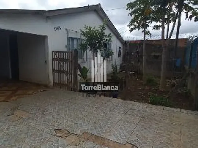 Casa com 462m² 2 quartos e 1 banheiro, à venda, no bairro Uvaranas em Ponta Grossa