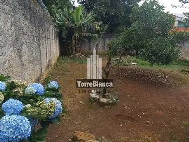 Casa com 462m² 2 quartos e 1 banheiro, à venda, no bairro Uvaranas em Ponta Grossa