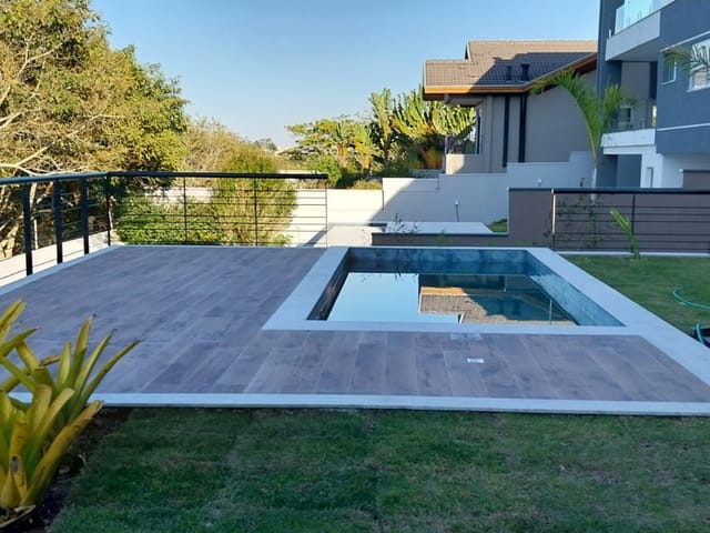 Casa com 800m² 4 quartos e 5 banheiros, à venda, no bairro Condomínio Reserva do Paratehy em São José dos Campos