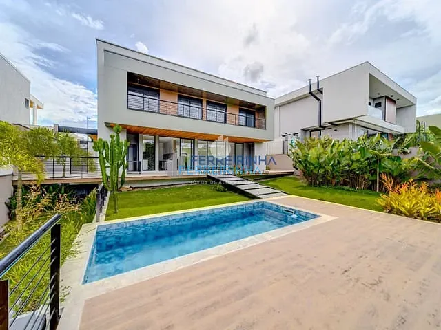 Casa com 800m² 4 quartos e 5 banheiros, à venda ou para alugar, no bairro Condomínio Reserva do Paratehy em São José dos Campos