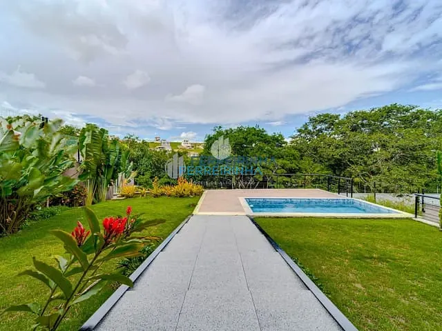 Casa com 800m² 4 quartos e 5 banheiros, à venda ou para alugar, no bairro Condomínio Reserva do Paratehy em São José dos Campos