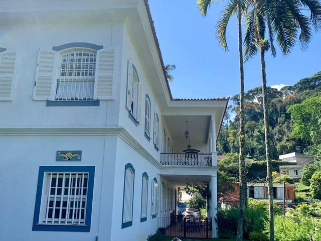 Casa com 980m² 5 quartos e 4 banheiros, à venda, no bairro Centro em Petrópolis