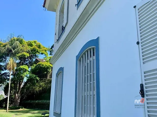 Casa com 980m² 5 quartos e 4 banheiros, à venda, no bairro Centro em Petrópolis
