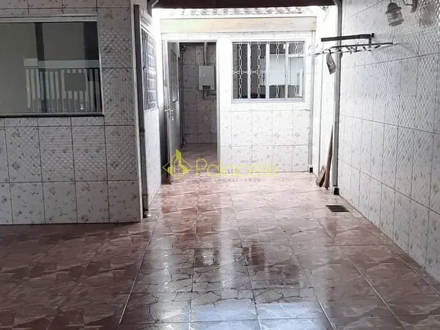 Casa com 125m² 3 quartos e 1 banheiro, à venda, no bairro Parque São Cristóvão em Taubaté