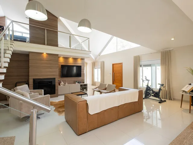 Casa com 1659m² 3 quartos e 4 banheiros, à venda, no bairro Laranjal em Pelotas
