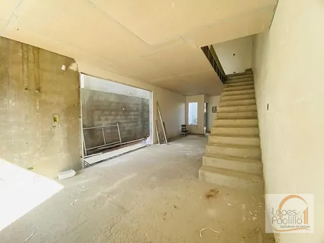 Casa com 120m² 2 quartos e 2 banheiros, à venda, no bairro Jardim Colonial em Atibaia