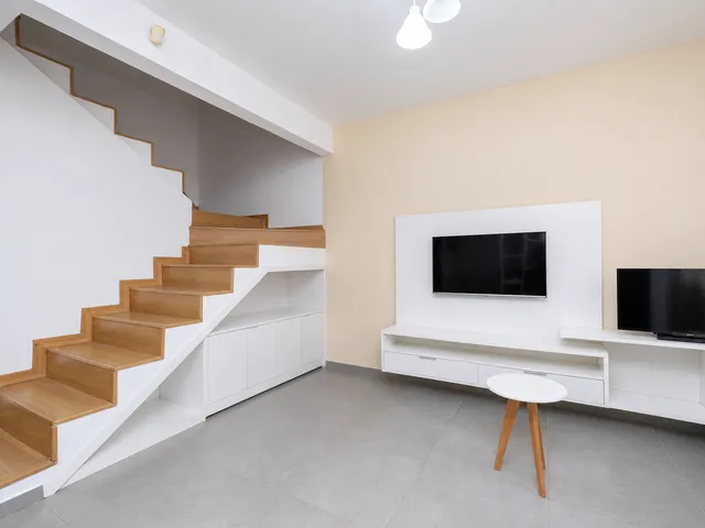 Casa 4 quartos e 3 banheiros, para alugar, no bairro Laranjal em Pelotas