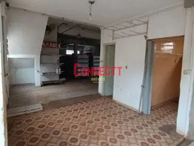 Casa com 340m² 2 quartos e 2 banheiros, à venda, no bairro Vila Tiberio em Ribeirão Preto