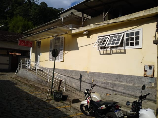 Casa à venda ou para alugar, no bairro Centro em Petrópolis