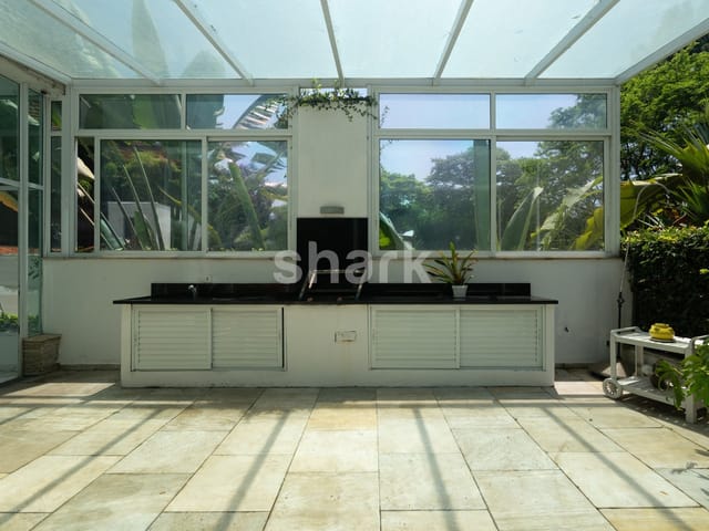 Casa com 872m² 5 quartos e 8 banheiros, à venda ou para alugar, no bairro Cidade Jardim em São Paulo
