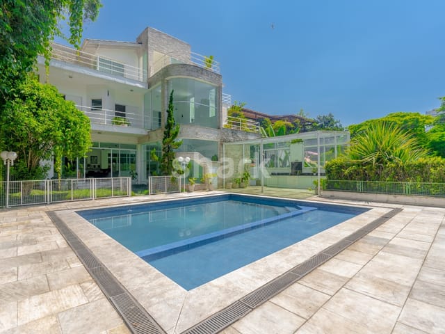 Casa com 872m² 5 quartos e 8 banheiros, à venda ou para alugar, no bairro Cidade Jardim em São Paulo
