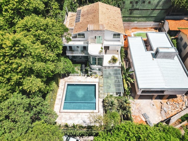 Casa com 872m² 5 quartos e 8 banheiros, à venda ou para alugar, no bairro Cidade Jardim em São Paulo