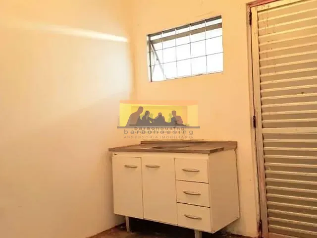 Casa com 35m² 1 quarto e 1 banheiro, para alugar, no bairro Jardim Brasil em Campinas